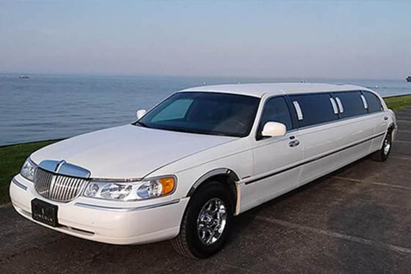 Stretch limousine to Chapel Hill